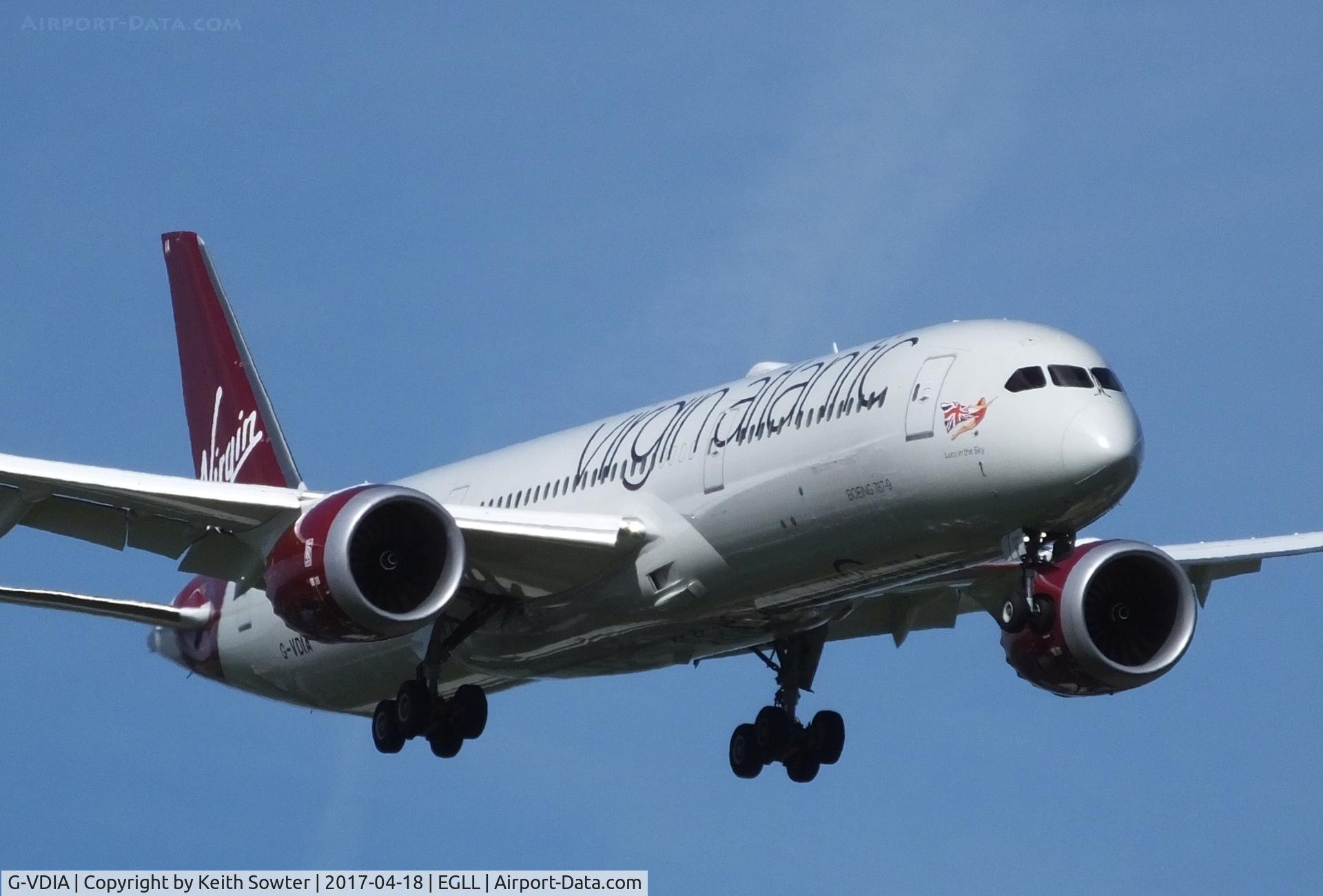 G-VDIA, 2016 Boeing 787-9 Dreamliner Dreamliner C/N 37975, Short finals to land Heathrow 09L
