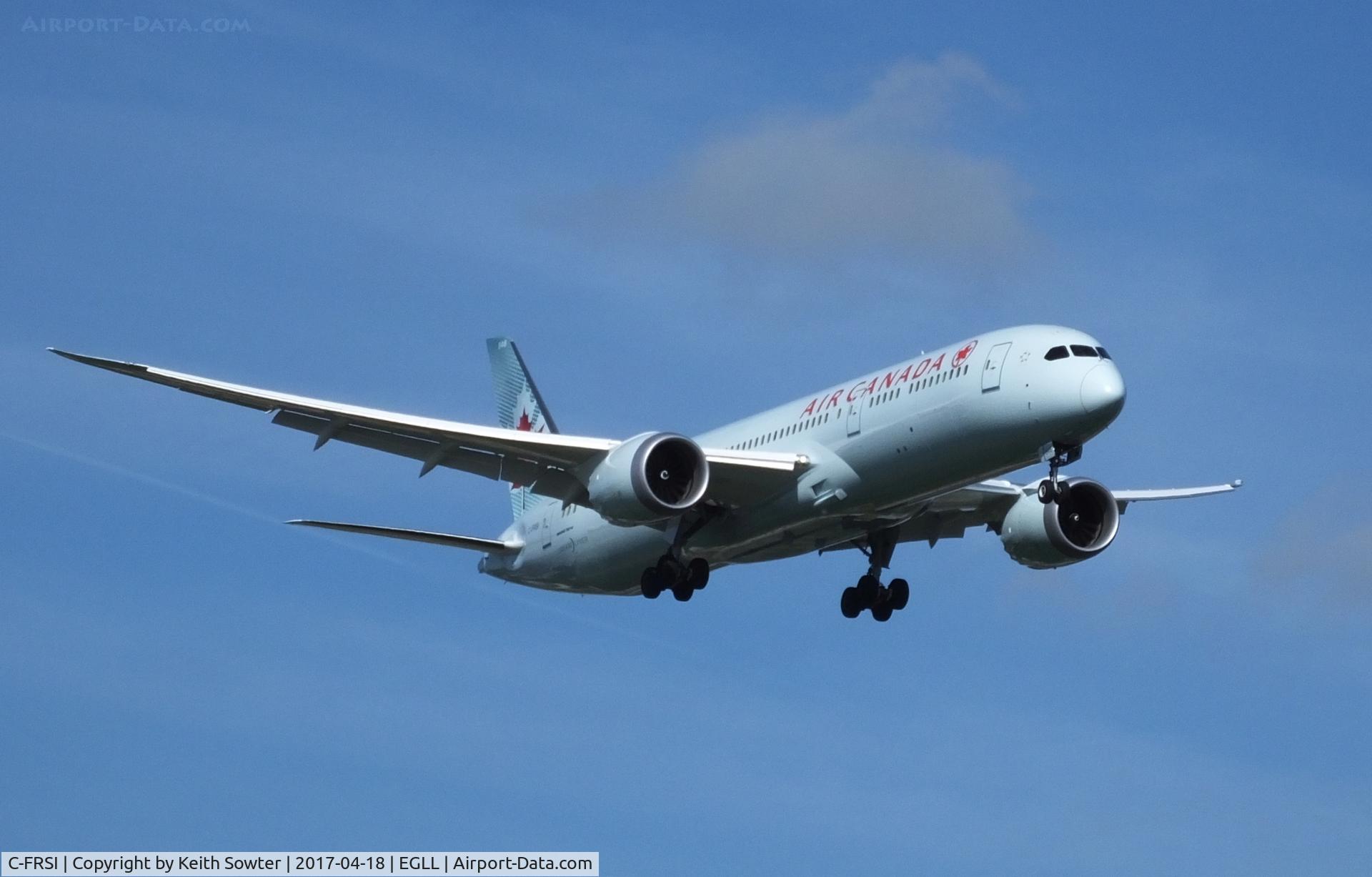 C-FRSI, 2017 Boeing 787-9 Dreamliner C/N 37176, Short finals to land Heathrow 09L