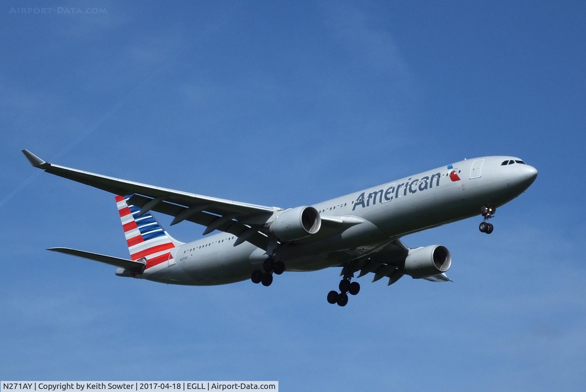 N271AY, 2000 Airbus A330-323 C/N 0323, Short finals to land Heathrow 09L