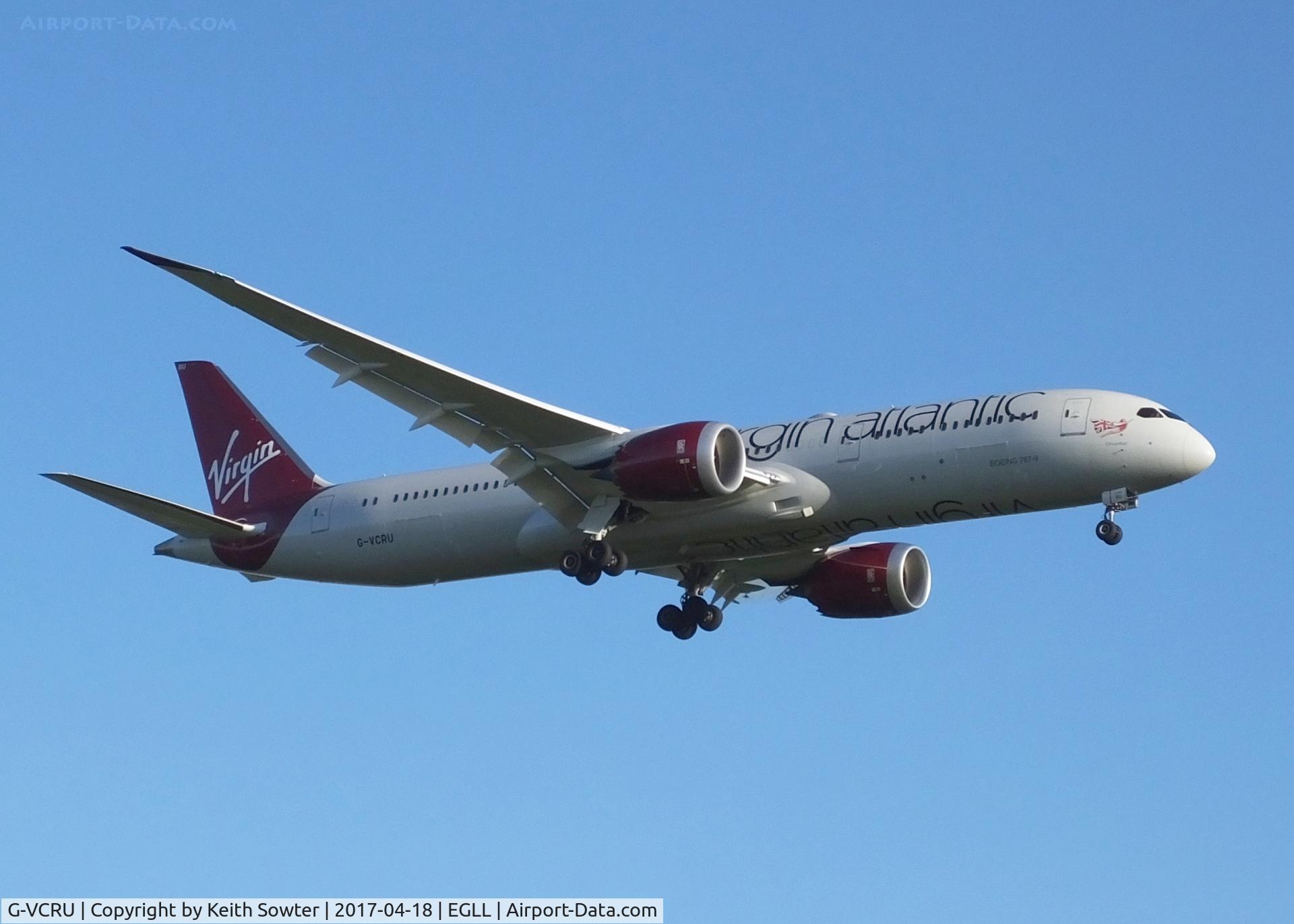 G-VCRU, 2015 Boeing 787-9 Dreamliner C/N 37972, Short finals to land Heathrow 09L