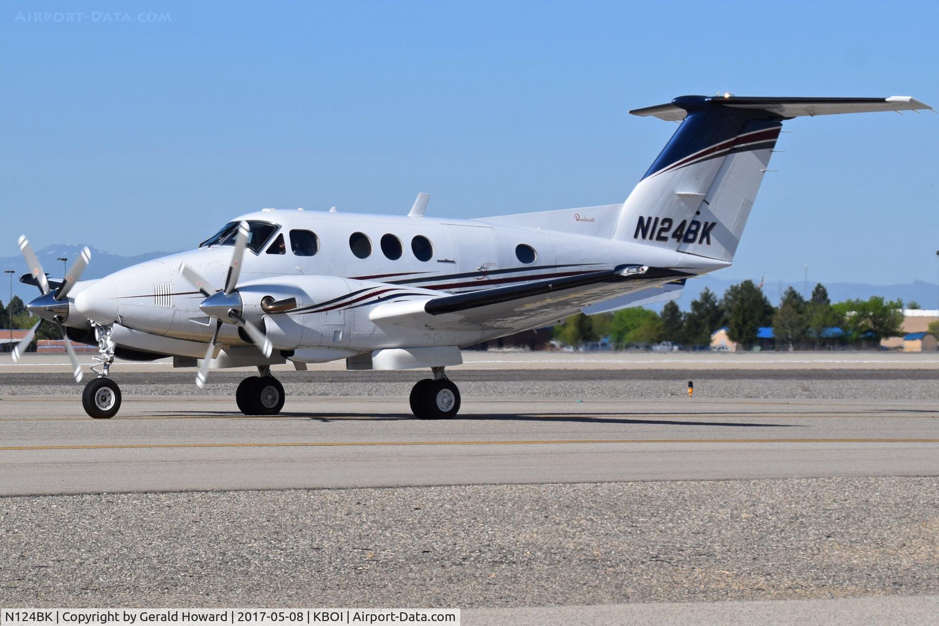 N124BK, 1979 Beech F90 King Air King Air C/N LA-15, Taxiing on Alpha.