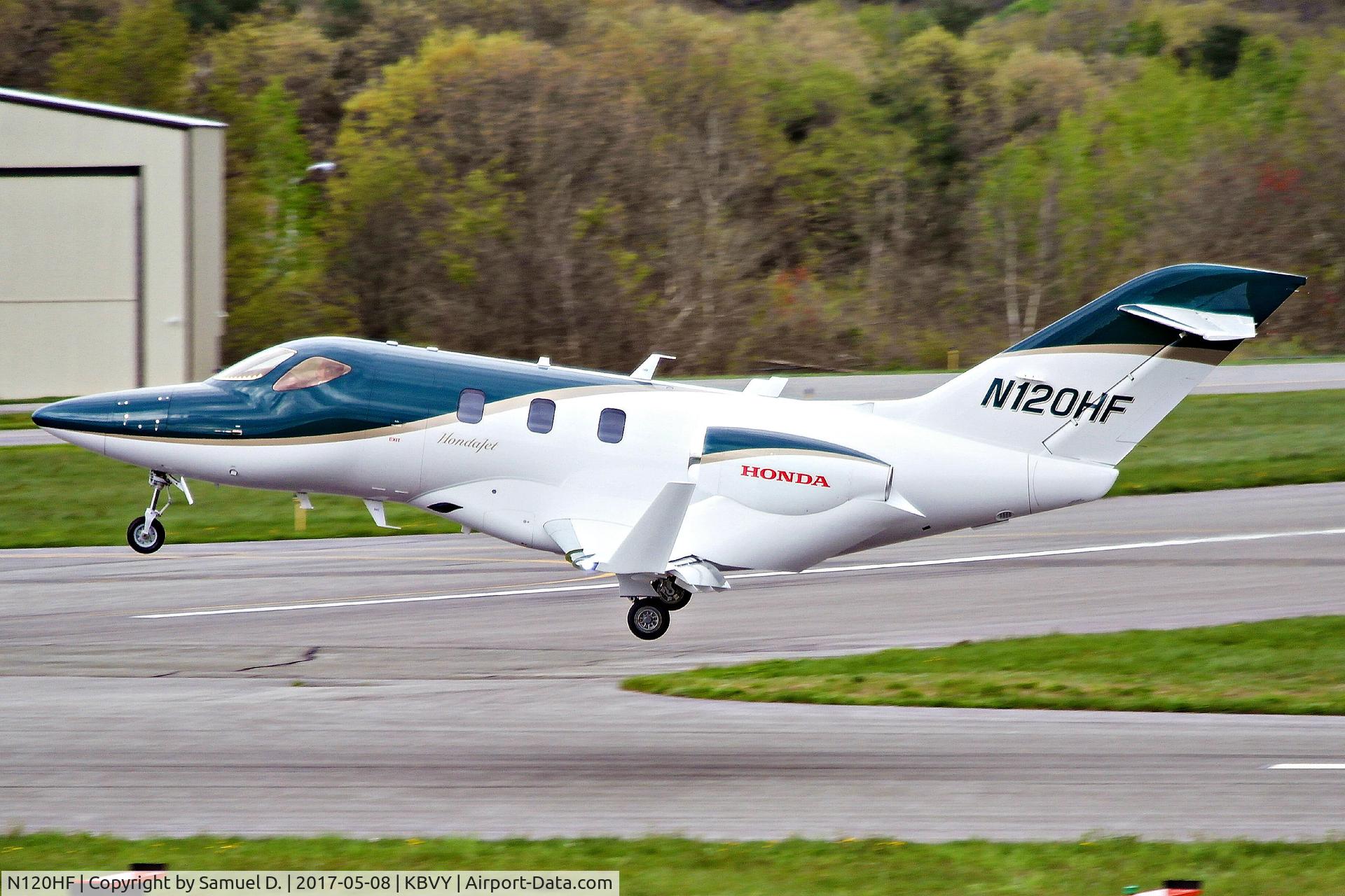 N120HF, 2017 Honda HA-420 HondaJet C/N 42000050, HondaJet N120HF landing on runway 34 at Beverly Regional Airport.