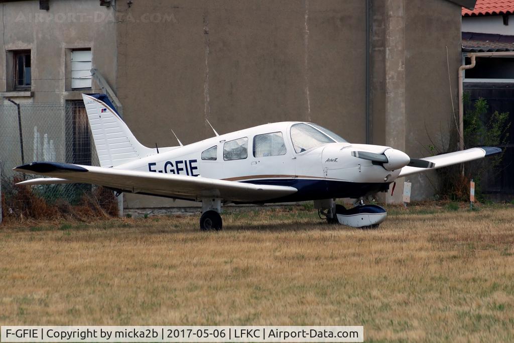 F-GFIE, Piper PA-28-181 Archer C/N 28-90071, Parked