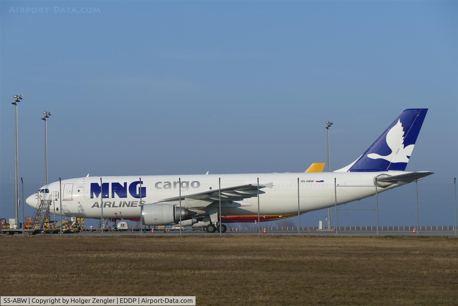 S5-ABW, 1989 Airbus A300B4-605R(F) C/N 532, Sun rest on apron 4....
