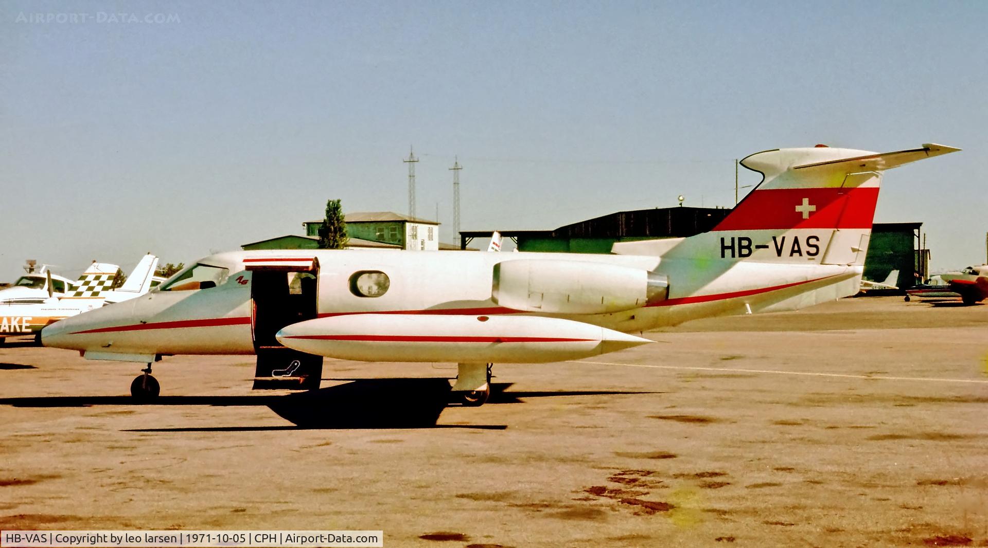 HB-VAS, 1966 Learjet 24 C/N 24-109, copenhagen 5.10.1971