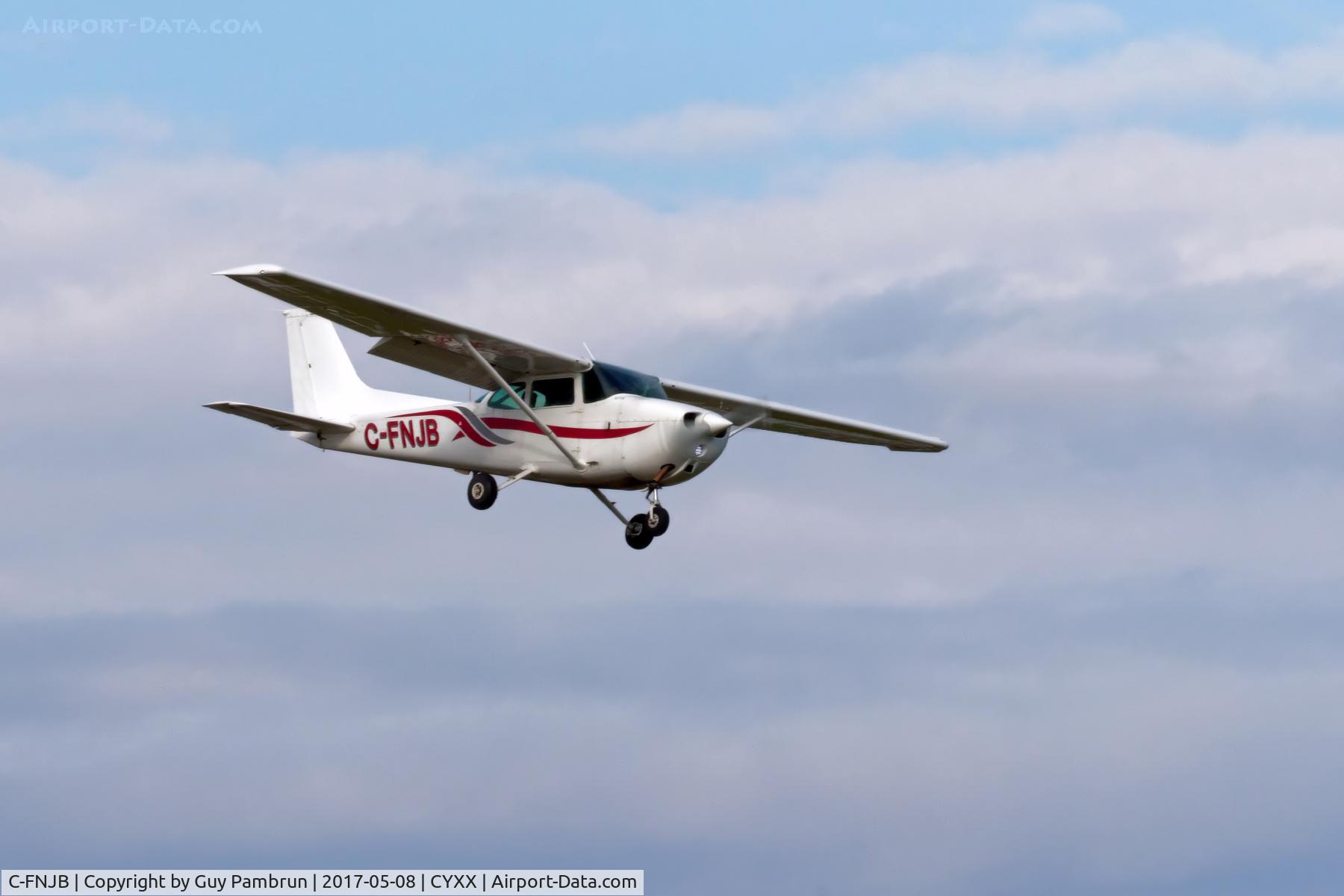 C-FNJB, 1981 Cessna 172P C/N 17274700, Landing