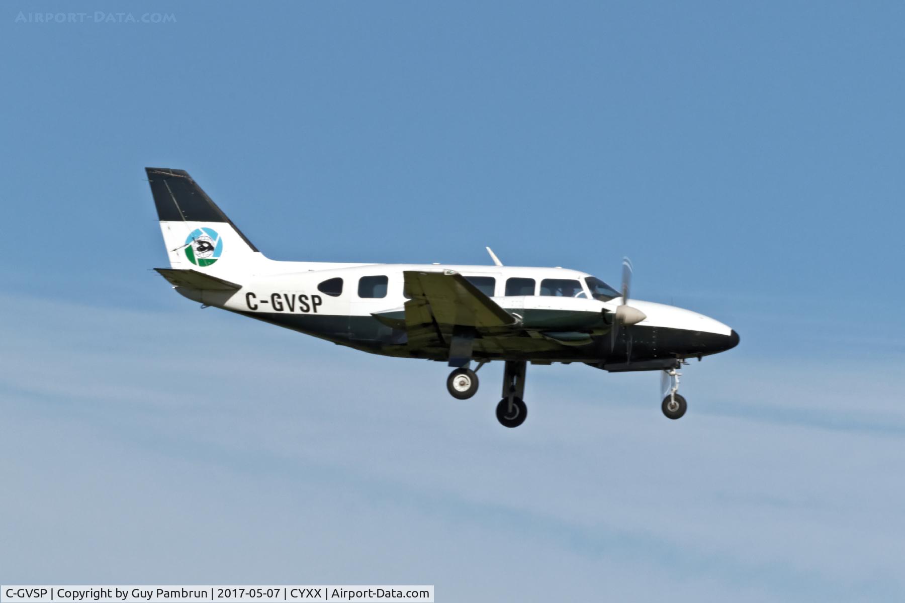 C-GVSP, 1974 Piper PA-31-350 Chieftain C/N 31-7405244, Landing