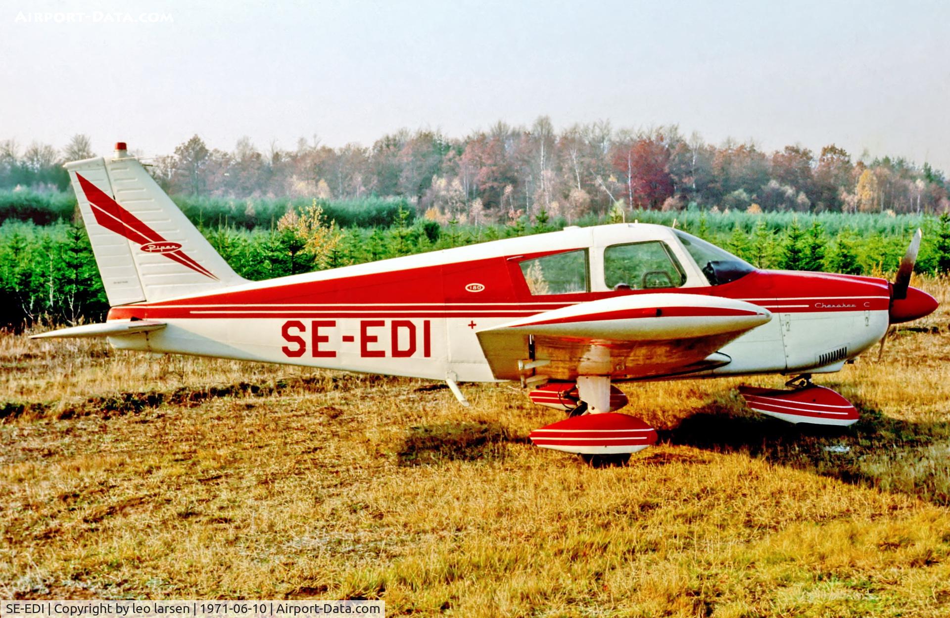 SE-EDI, 1966 Piper PA-28 180 Cherokee C/N 28-2436, Vinsløv 10.6.1971