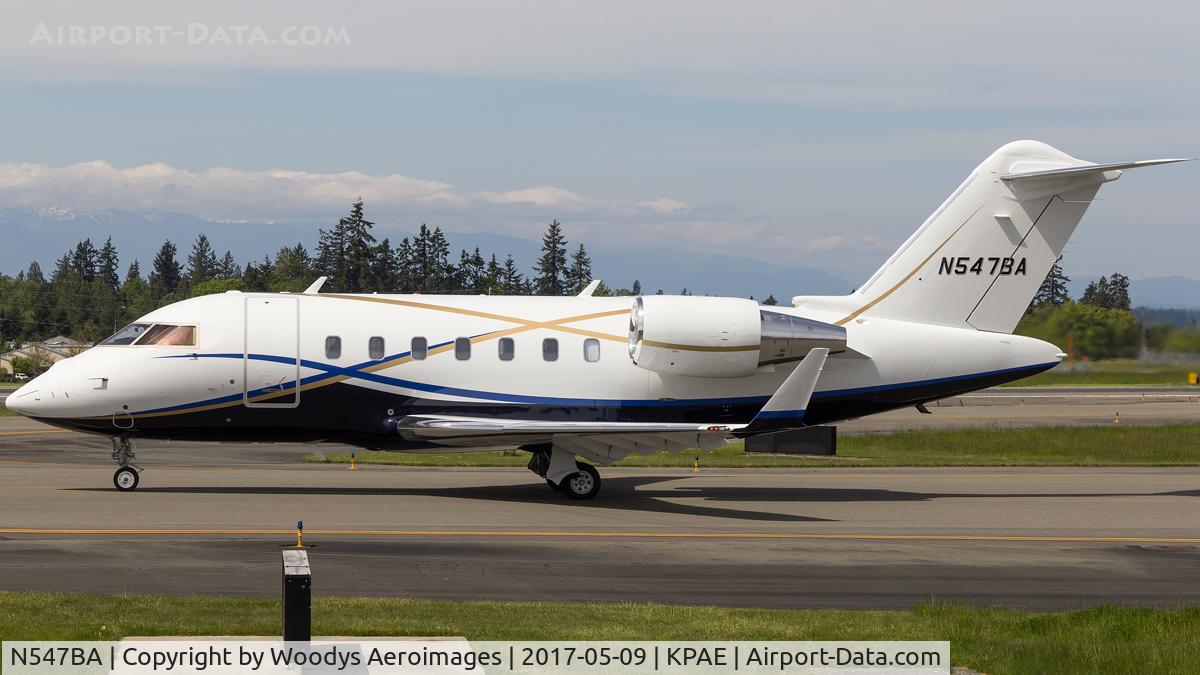 N547BA, 2016 Bombardier Challenger (CL-600-2B16) C/N 6085, Taxing to depart KPAE