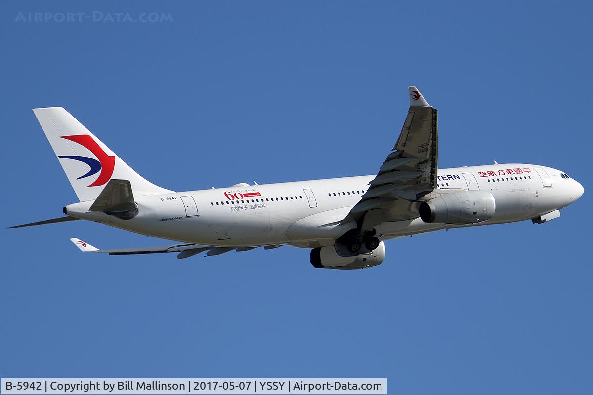 B-5942, 2013 Airbus A330-243 C/N 1500, away fro 34L