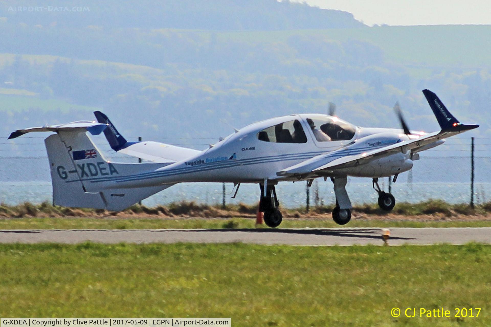 G-XDEA, 2006 Diamond DA-42 Twin Star C/N 42.AC012, Touch and Go at Dundee