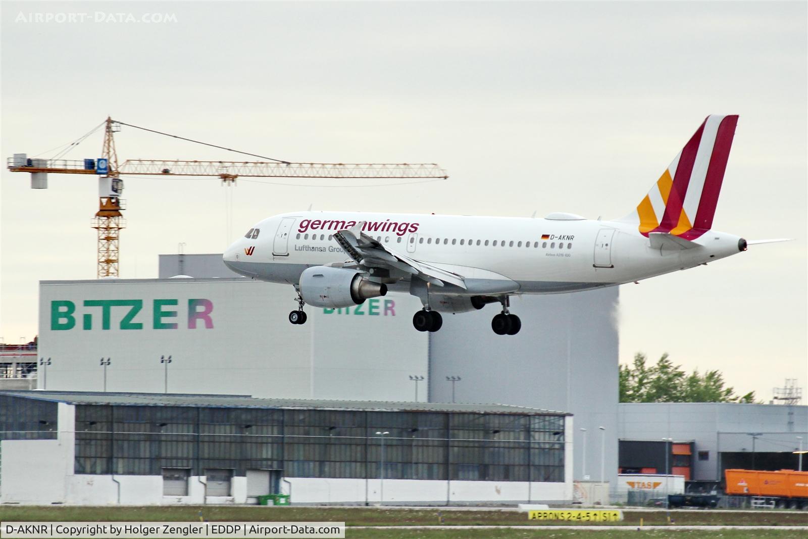 D-AKNR, 2000 Airbus A319-112 C/N 1209, Inbound traffic on final along rwy 08R....