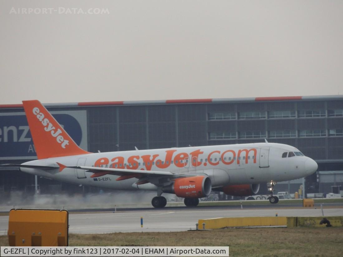 G-EZFL, 2009 Airbus A319-111 C/N 4056, EASYJET TAKING OF
