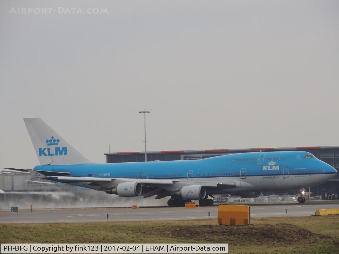 PH-BFG, 1990 Boeing 747-406 C/N 24517, KLM 747 TAKING OF
