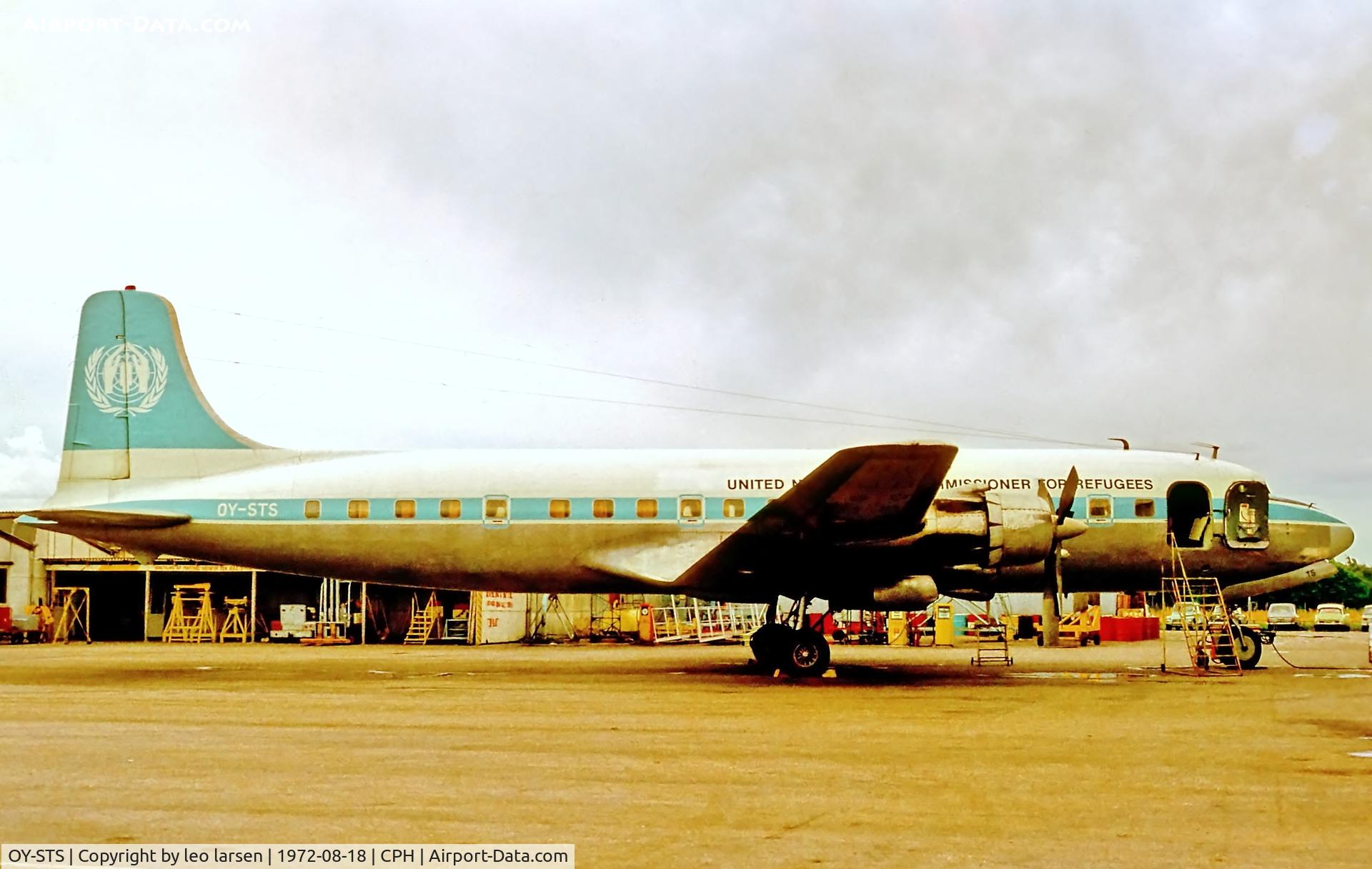 OY-STS, Douglas DC-6B C/N 45201, Copenhagen 18.8.1972 in Un c-s