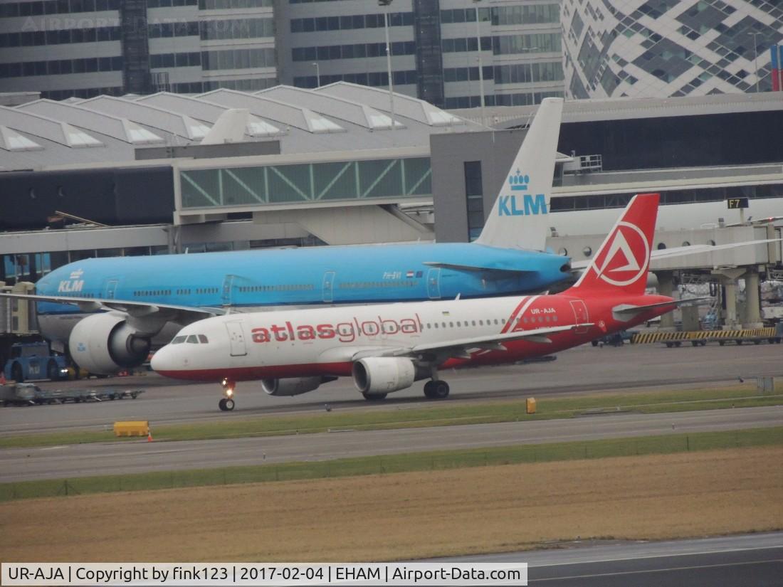 UR-AJA, 2000 Airbus A320-214 C/N 1213, ATLAS GLOBAL