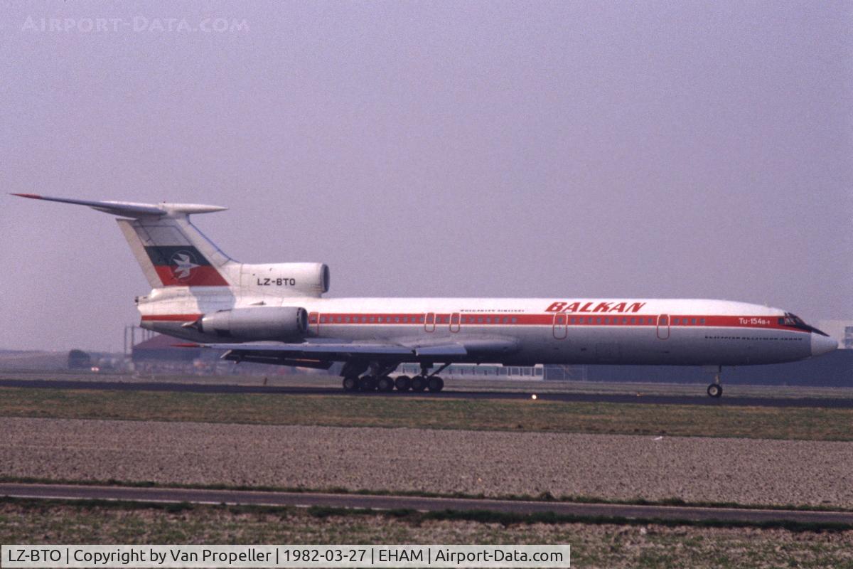 LZ-BTO, 1978 Tupolev Tu-154B-1 C/N 78A258, Tupolev Tu-154B-1 of Balkan Bulgarian Airlines at Schiphol airport, the Netherlands, 1982