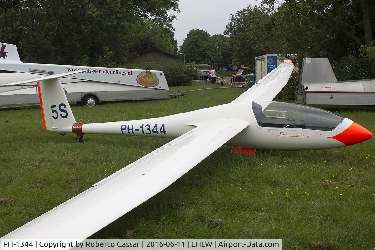 PH-1344, 1990 Schempp-Hirth Discus b C/N 218, Luchtmahdagen 2016