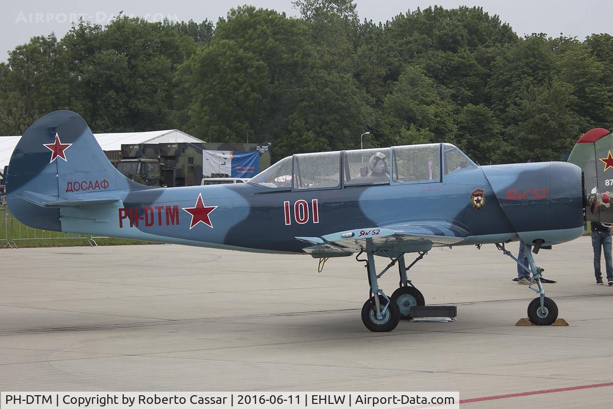 PH-DTM, 1988 Yakovlev (Aerostar) Yak-52 C/N 888914, Luchtmahdagen 2016