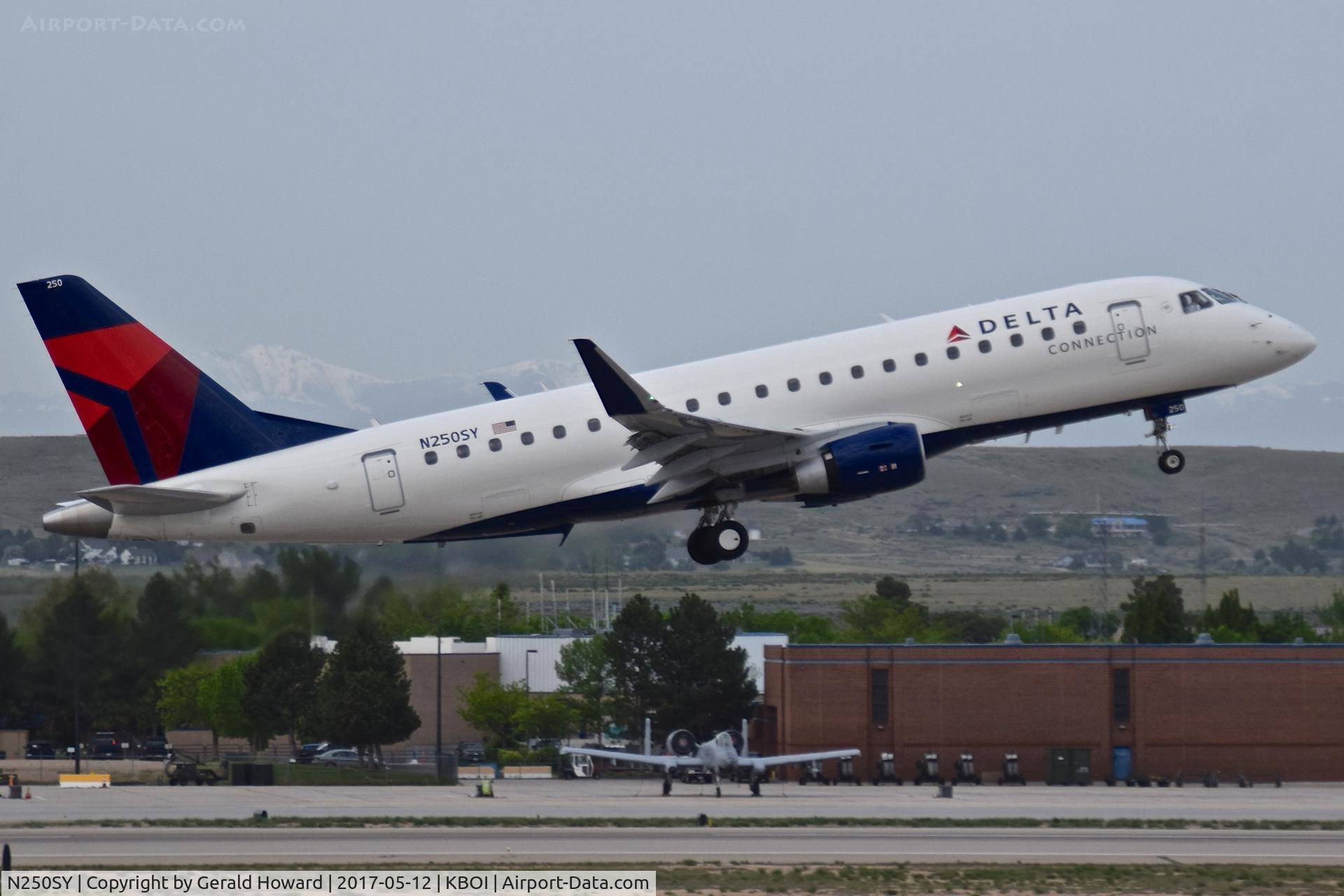 N250SY, 2016 Embraer 175LR (ERJ-170-200LR) C/N 17000610, Take off from RWY 28R.
