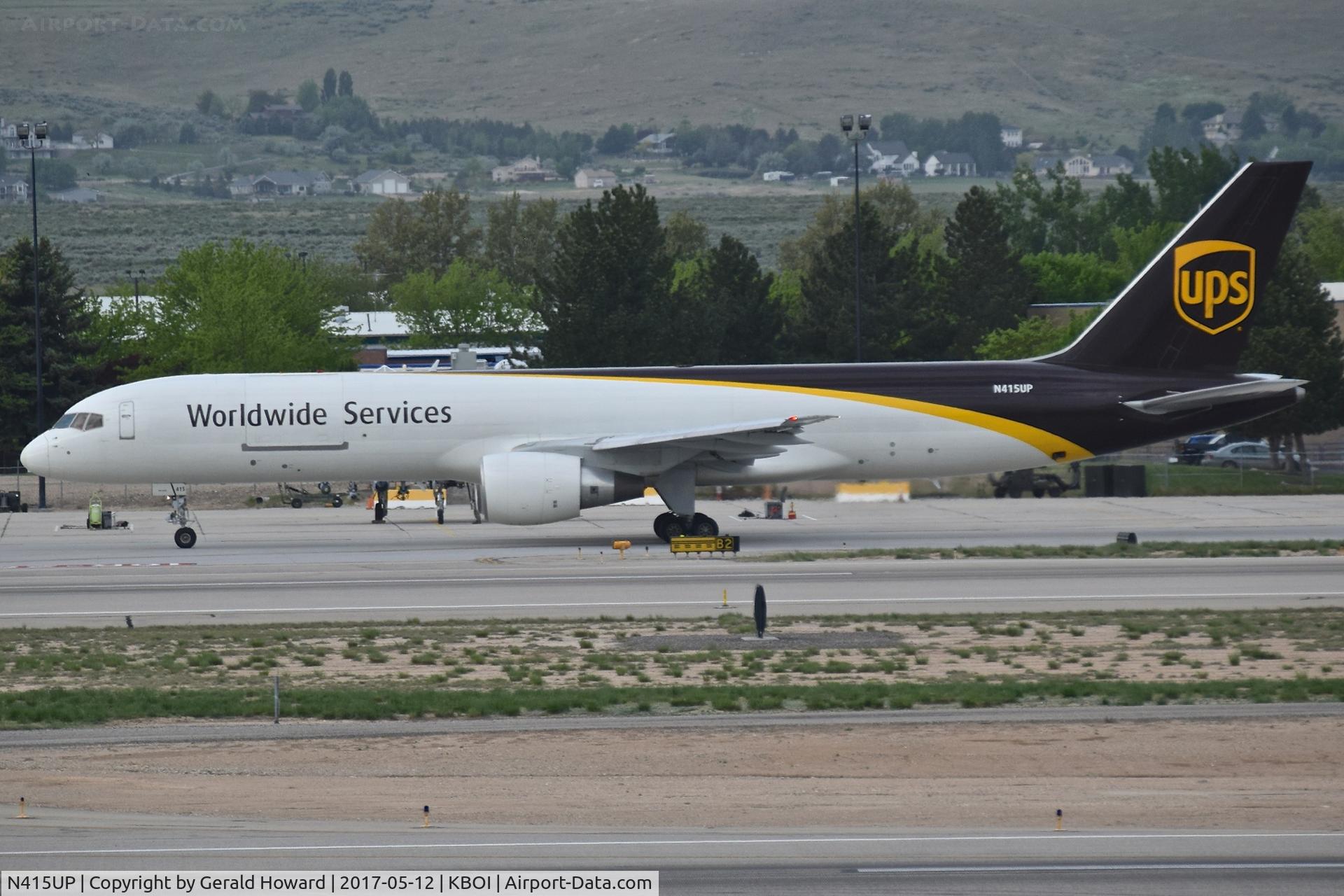 N415UP, 1988 Boeing 757-24APF C/N 23855, Taxiing on Bravo for RWY 28L.