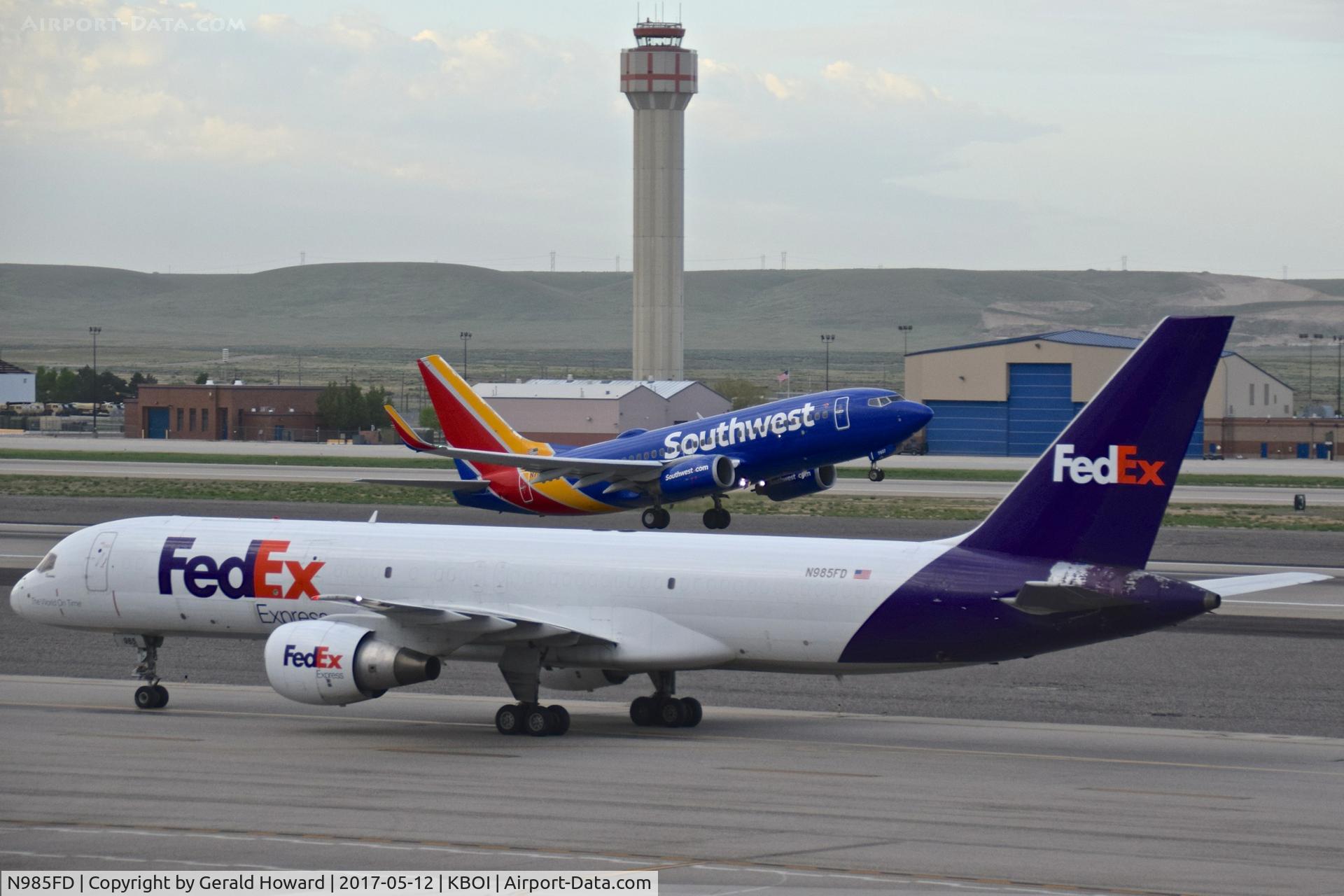 N985FD, 1990 Boeing 757-230F C/N 24737, Taxiing on Alpha to the FedEx ramp.
