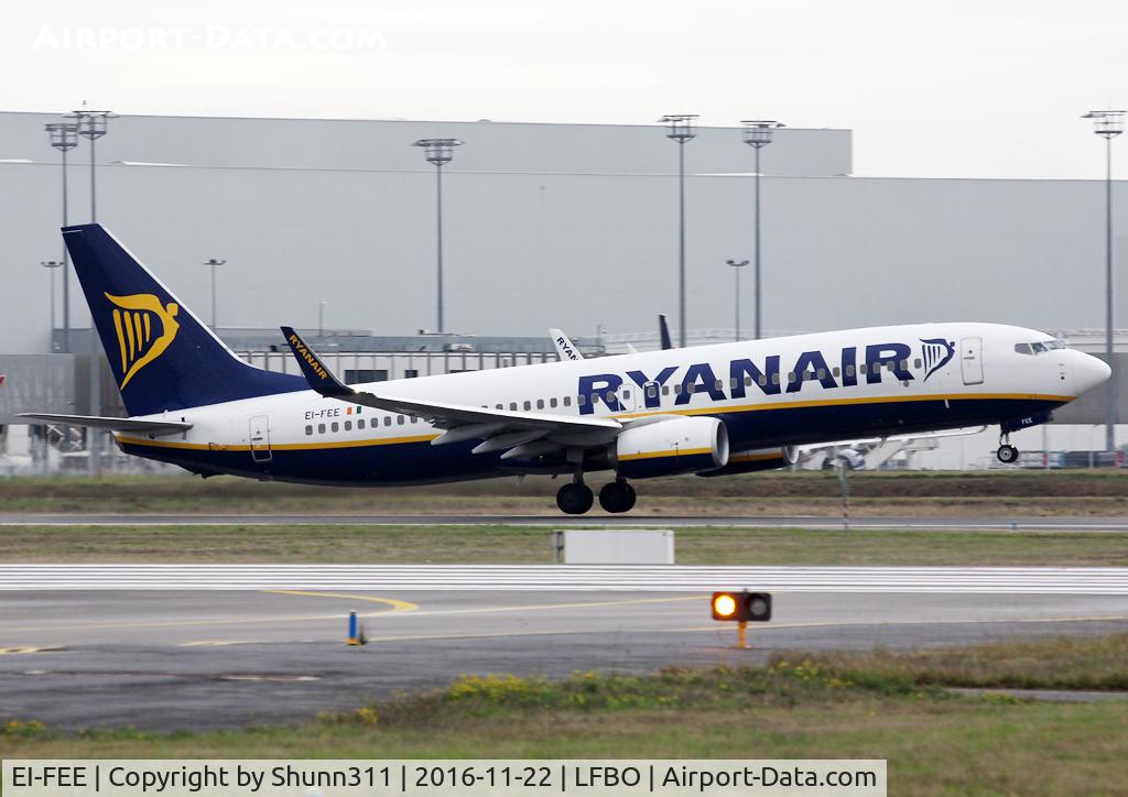 EI-FEE, 2014 Boeing 737-8AS C/N 44686, Taking off from rwy 32L