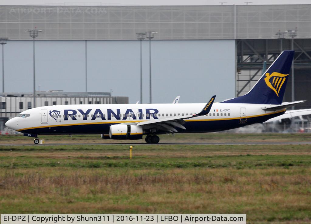 EI-DPZ, 2007 Boeing 737-8AS C/N 33616, Landing rwy 14R