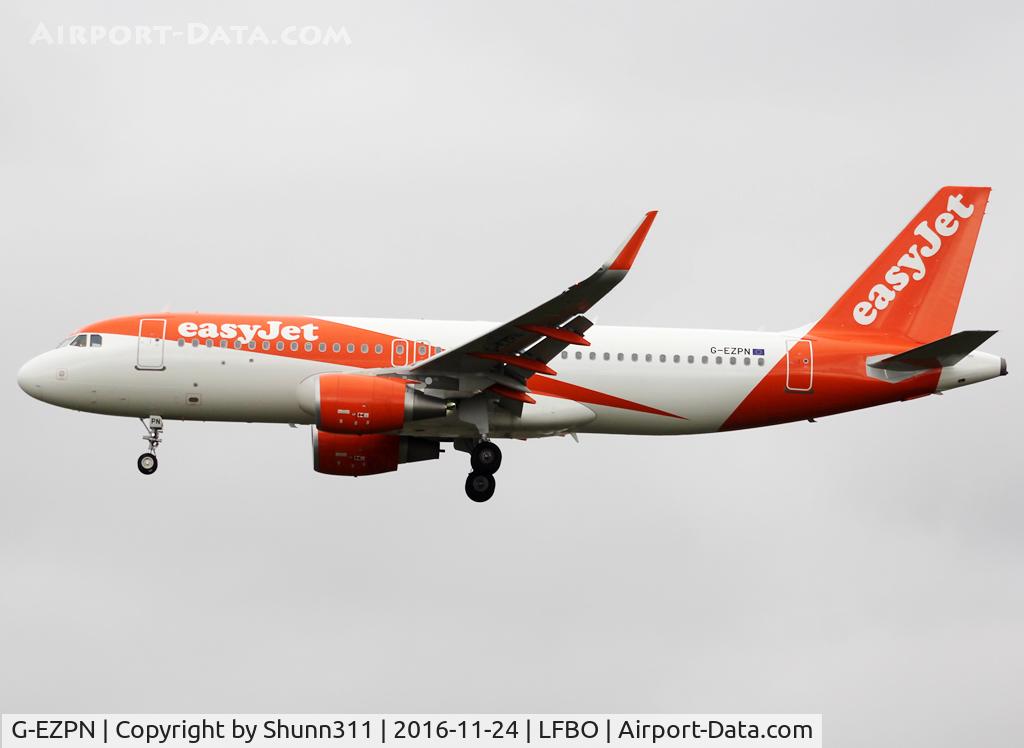 G-EZPN, 2016 Airbus A320-214 C/N 7235, Landing rwy 32L