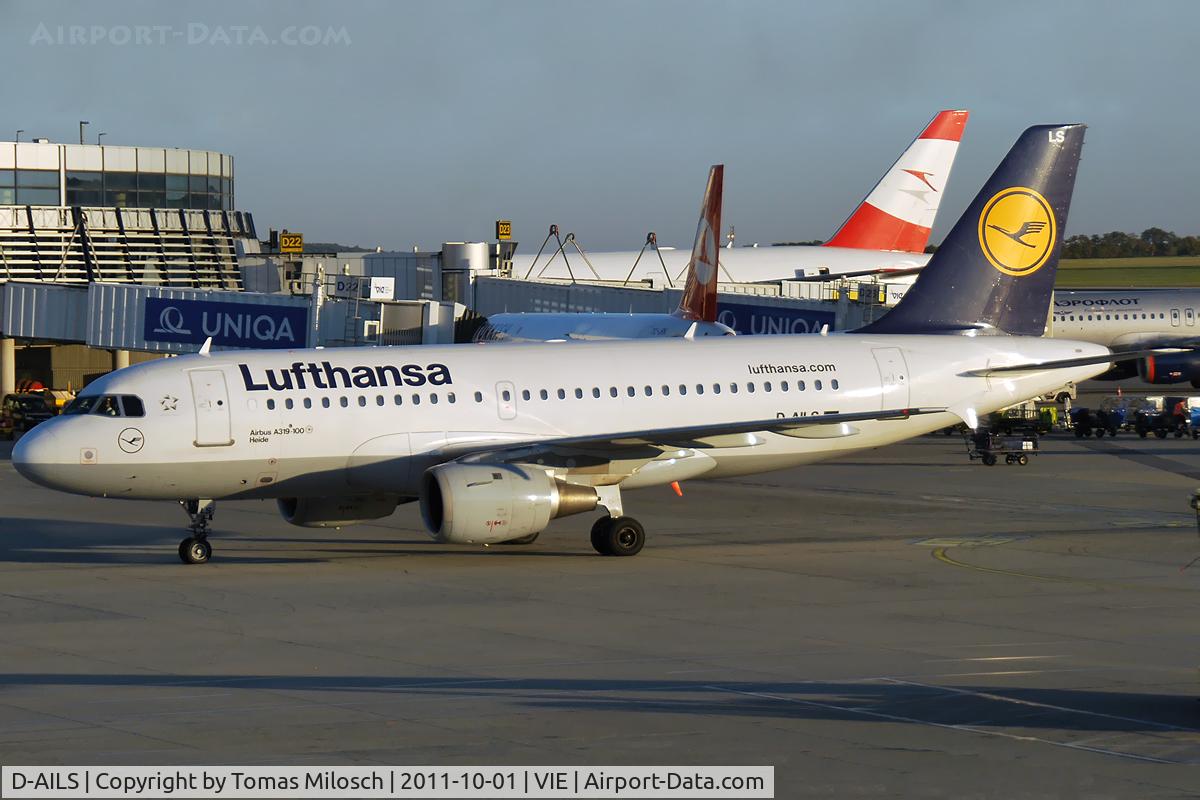 D-AILS, 1997 Airbus A319-114 C/N 729, 