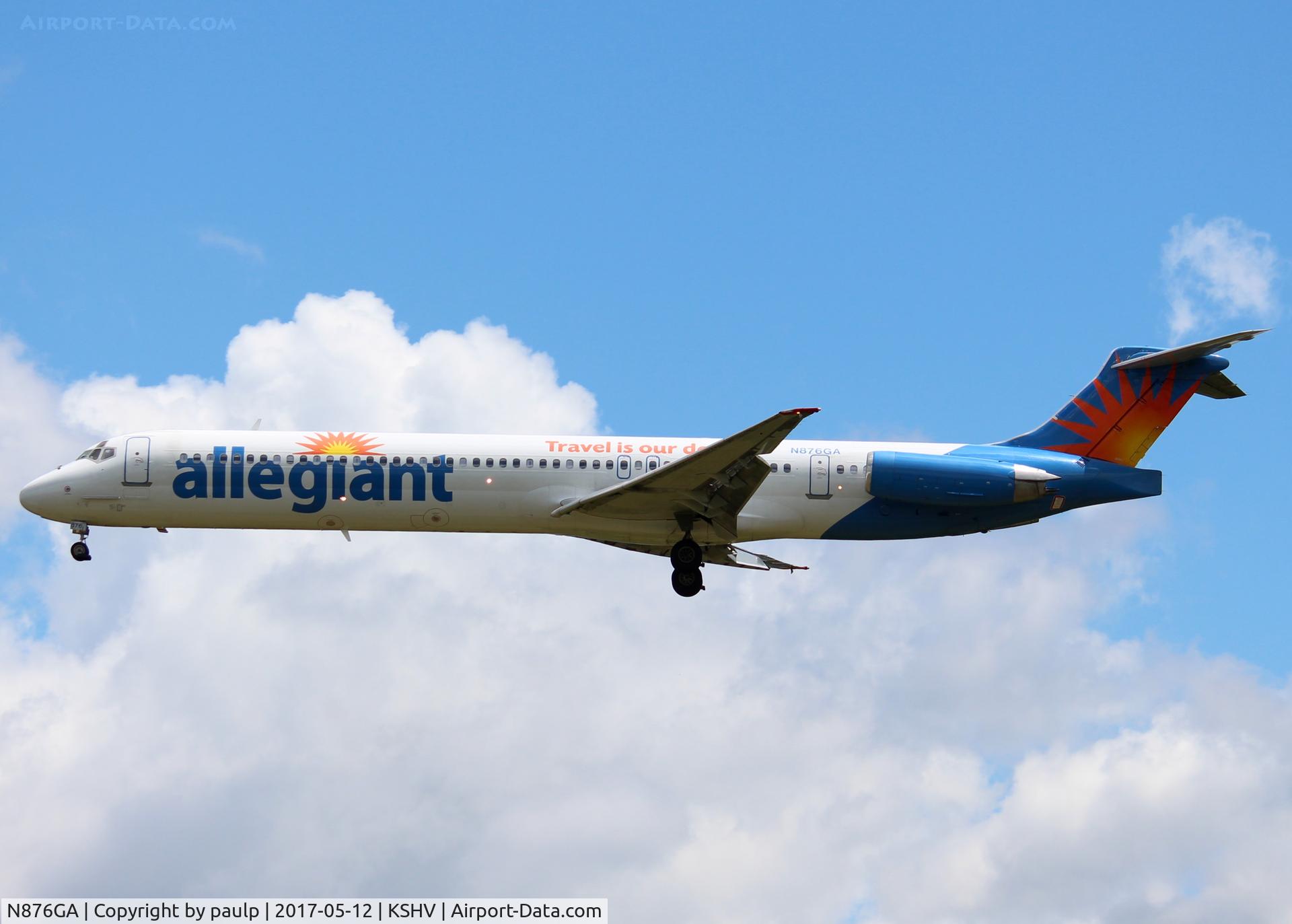 N876GA, 1995 McDonnell Douglas MD-83 (DC-9-83) C/N 53469, At Shreveport Regional.