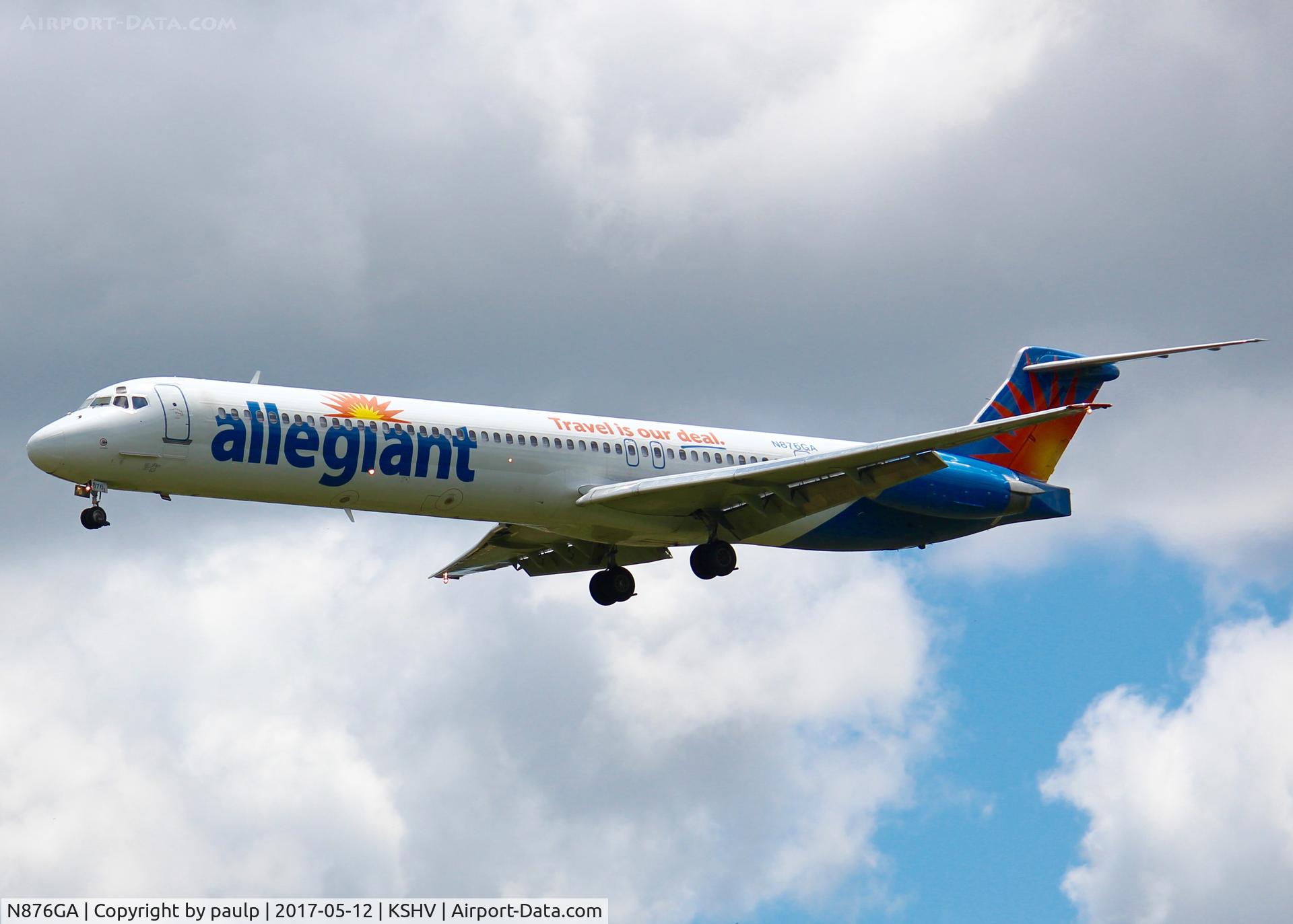 N876GA, 1995 McDonnell Douglas MD-83 (DC-9-83) C/N 53469, At Shreveport Regional.
