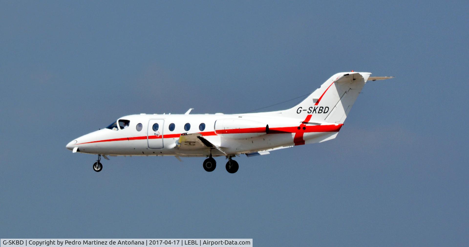 G-SKBD, 2004 Raytheon Beechjet 400A C/N RK-376, El Prat  -  Barcelona  -  España