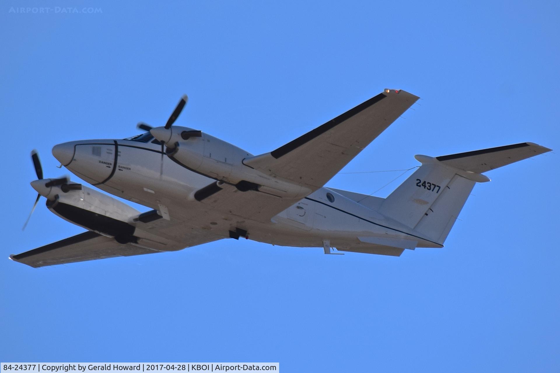 84-24377, 1984 Beech C-12U-2 Huron C/N BP-48, Departing BOI