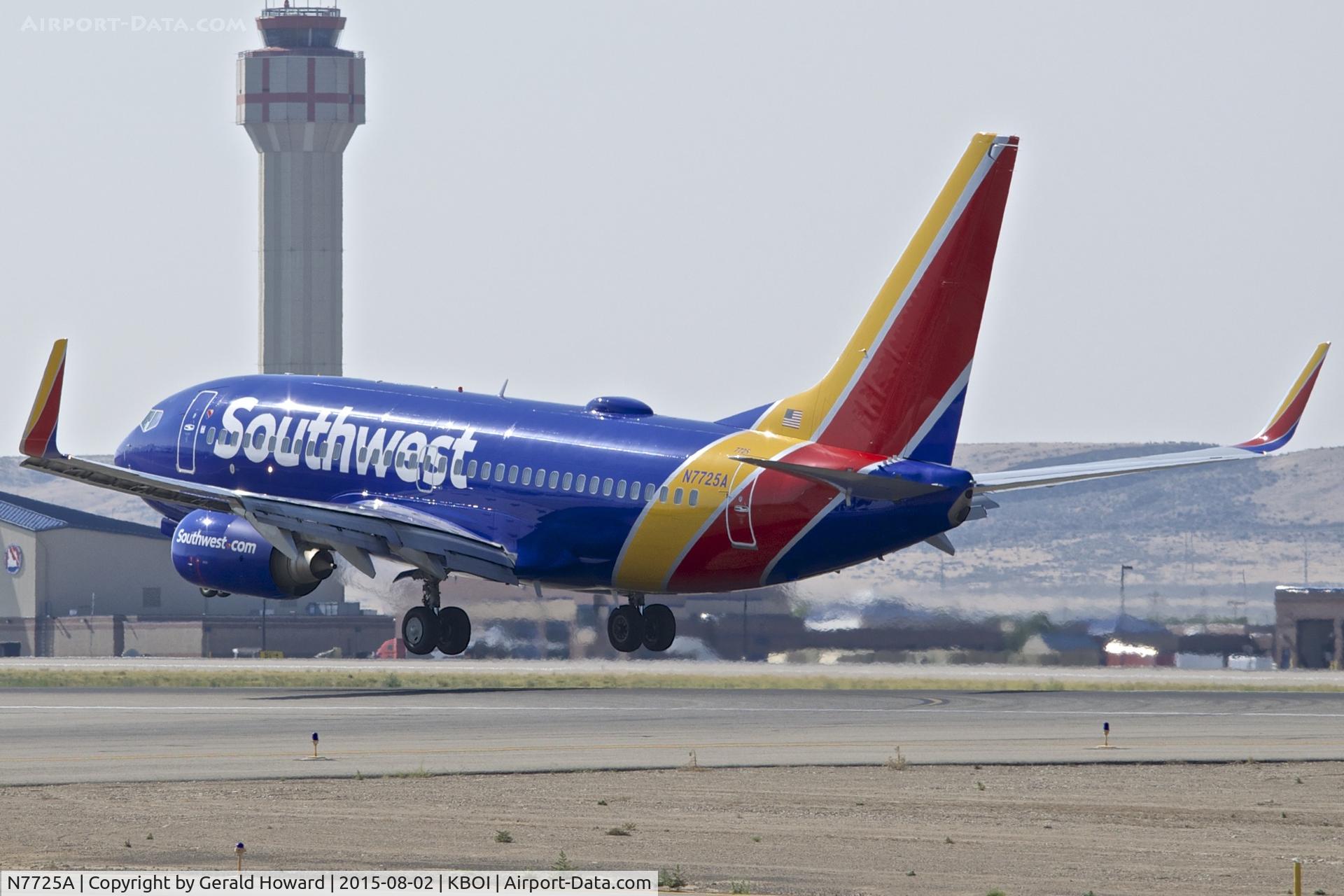 N7725A, 2006 Boeing 737-76N C/N 32671, Landing RWY 10L.