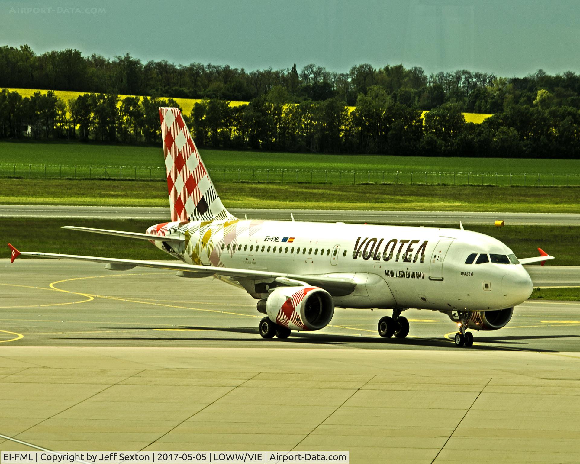 EI-FML, 2004 Airbus A319-111 C/N 2240, Taxiing at Vienna