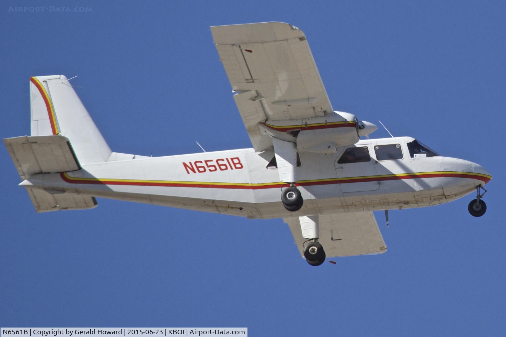 N6561B, 1976 Britten-Norman BN-2A-20 Islander C/N 520, Departing RWY 28R.