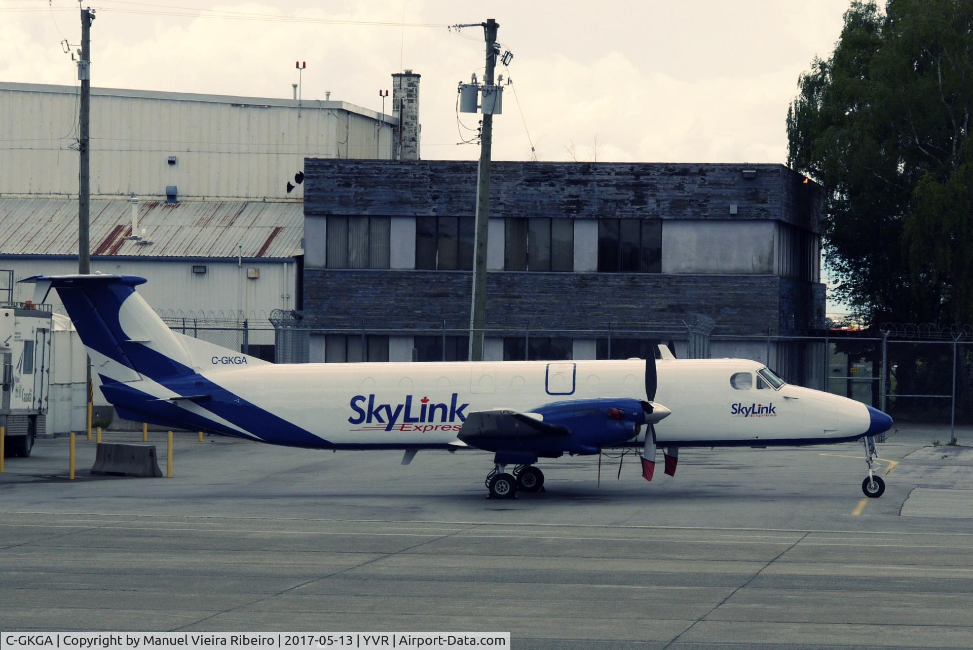 C-GKGA, 1990 Beech 1900C-1 C/N UC-117, At YVR South Terminal