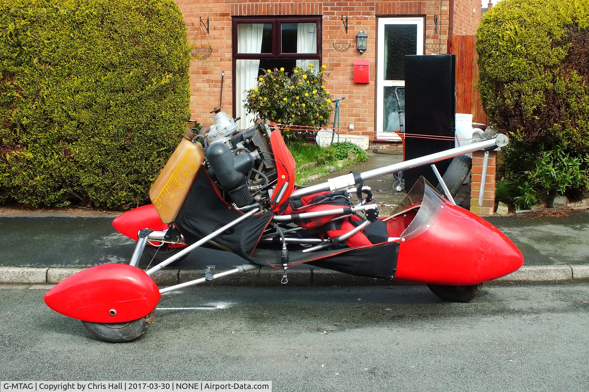 G-MTAG, 1986 Mainair Gemini Flash II C/N 487-1086-4-W281, parked outside a neighbour's house