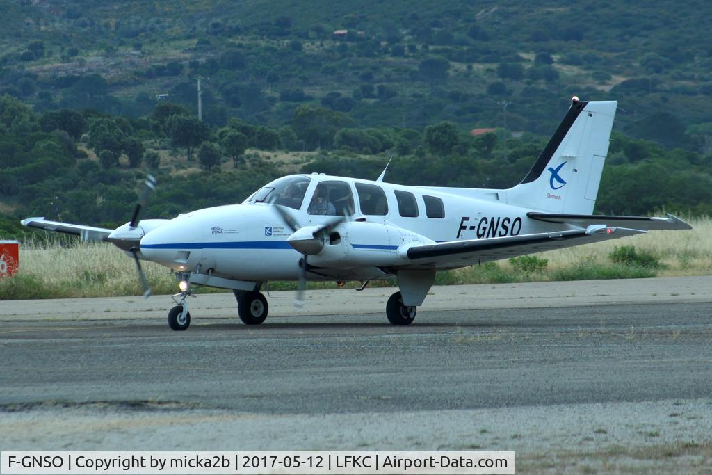 F-GNSO, Beech 58 Baron C/N TH-2080, Taxiing