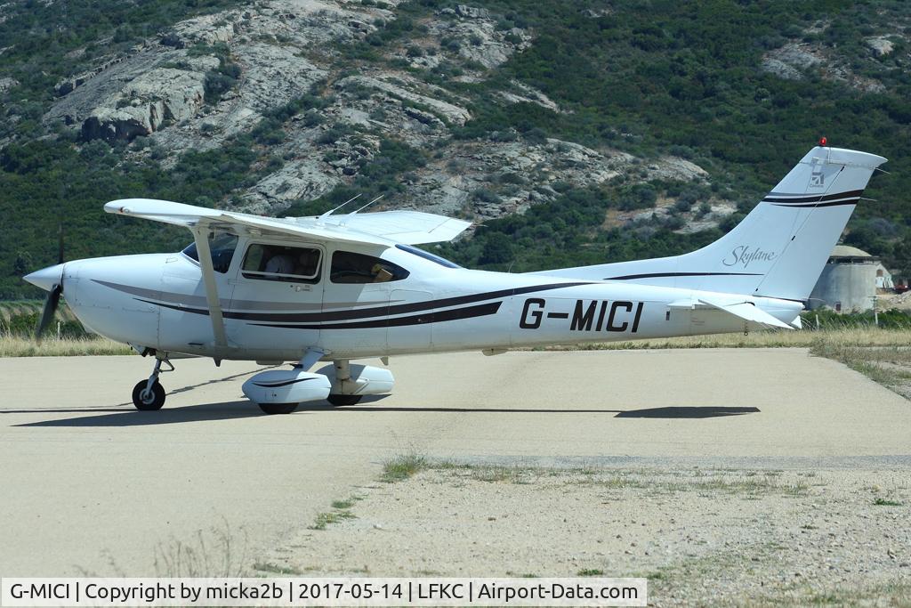 G-MICI, 1999 Cessna 182S Skylane C/N 182-80546, Taxiing