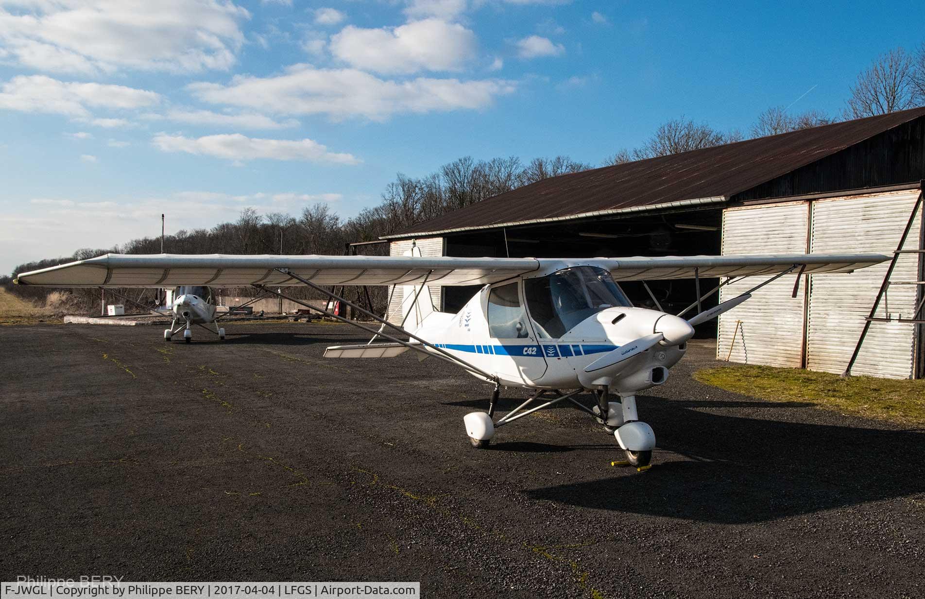 F-JWGL, Comco Ikarus C42 C/N 39115c, Based for the moment to LFGS