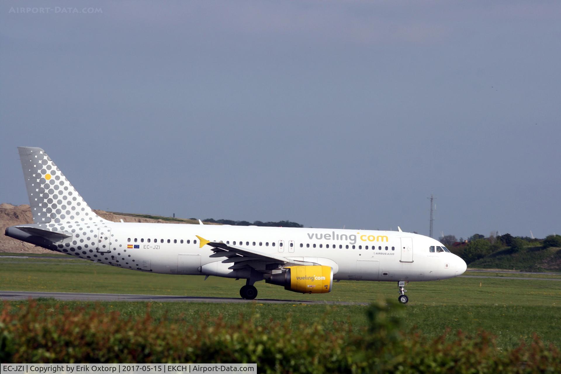 EC-JZI, 2006 Airbus A320-214 C/N 2988, EI-JZI taking off rw 22R