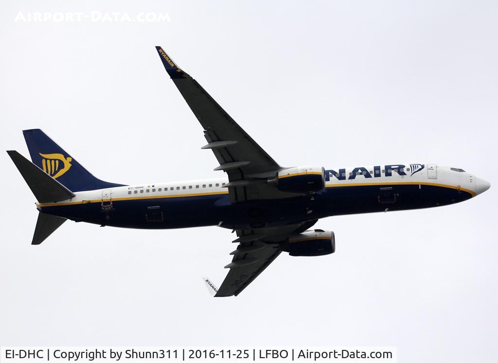 EI-DHC, 2005 Boeing 737-8AS C/N 33573, Climbing after take off from rwy 32R