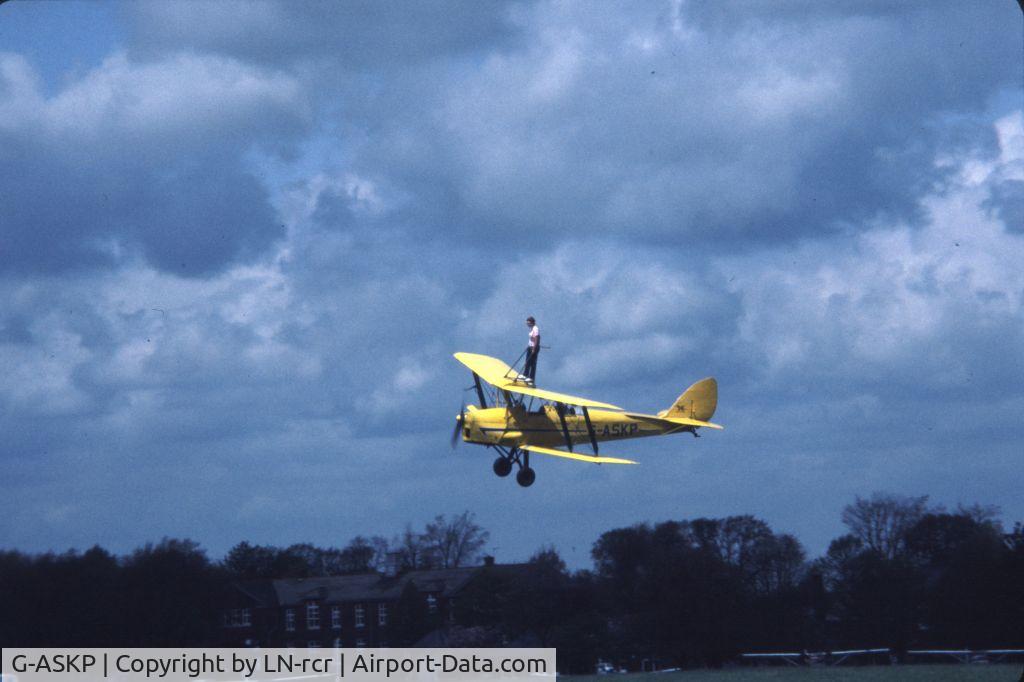 G-ASKP, 1935 De Havilland DH-82A Tiger Moth II C/N 3889, Biggin Hill 1983