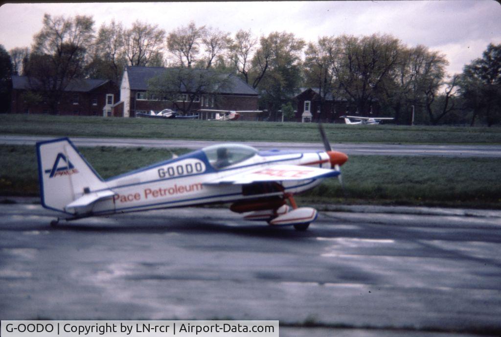G-OODO, 1982 Stephens Akro 2 C/N RGDW-1, Biggin Hill 1983