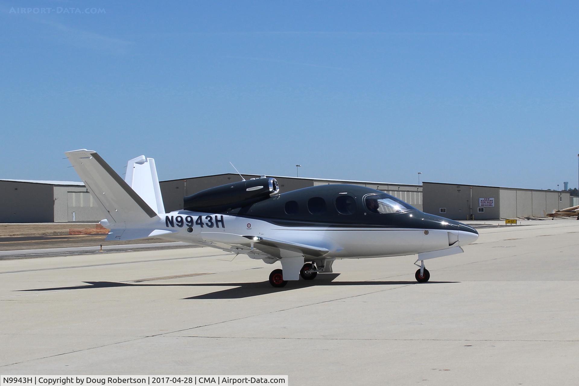 N9943H, 2016 Cirrus SF50 Vision C/N 0007, 2016 Cirrus Design Corp. VISION SF50, Williams FJ33-5A Turbofan, taxi on the show-planes ramp. At AOPA FLY-IN.