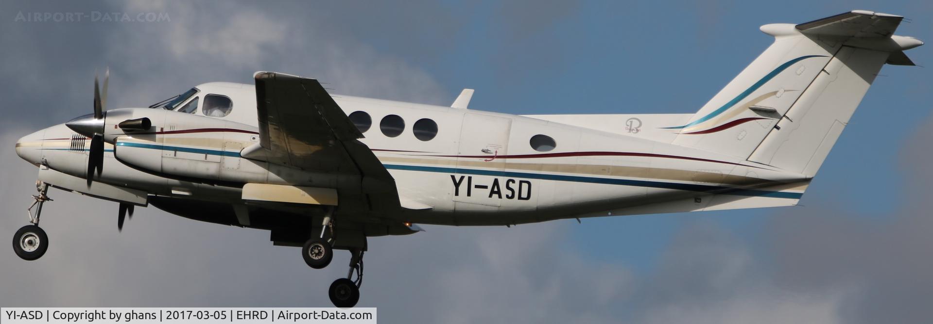 YI-ASD, Raytheon Beech 200 Super King Air C/N BB-1701, Departing after tank-stop