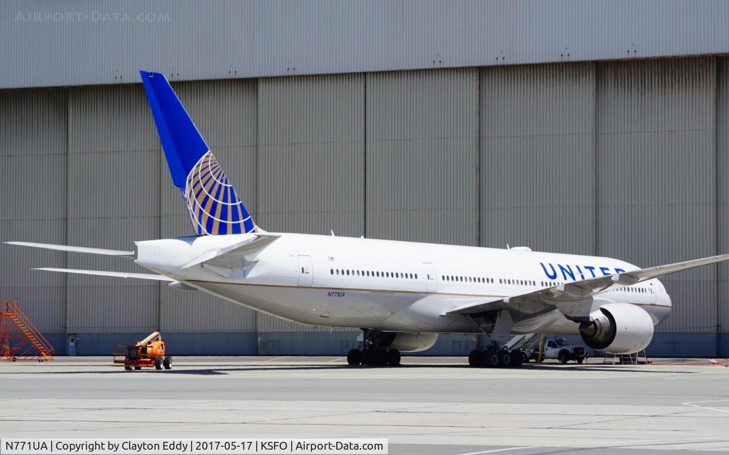N771UA, 1995 Boeing 777-222 C/N 26932, SFO 2017