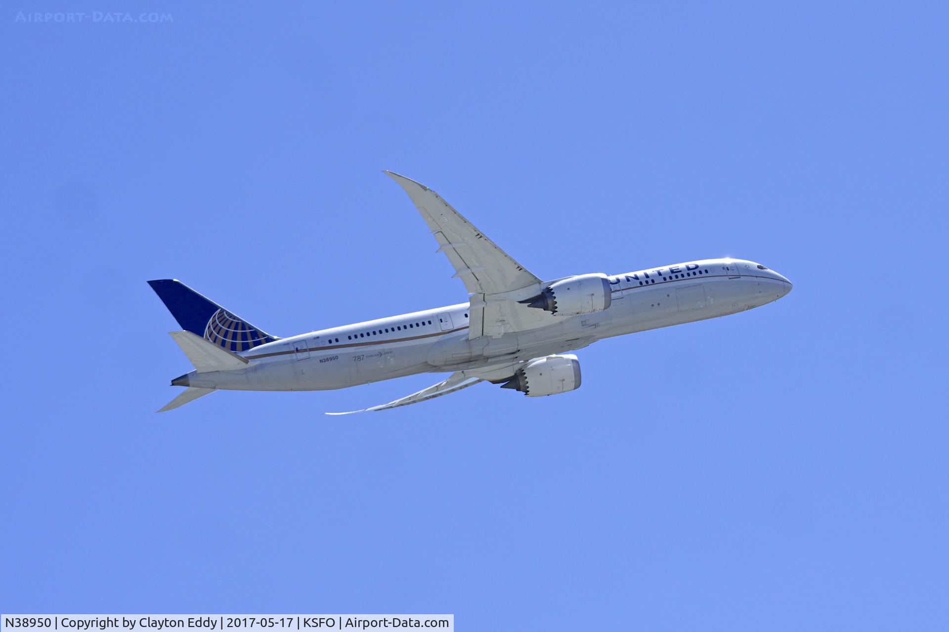 N38950, 2014 Boeing 787-9 Dreamliner Dreamliner C/N 36401, SFO departing runway 28. 2017.